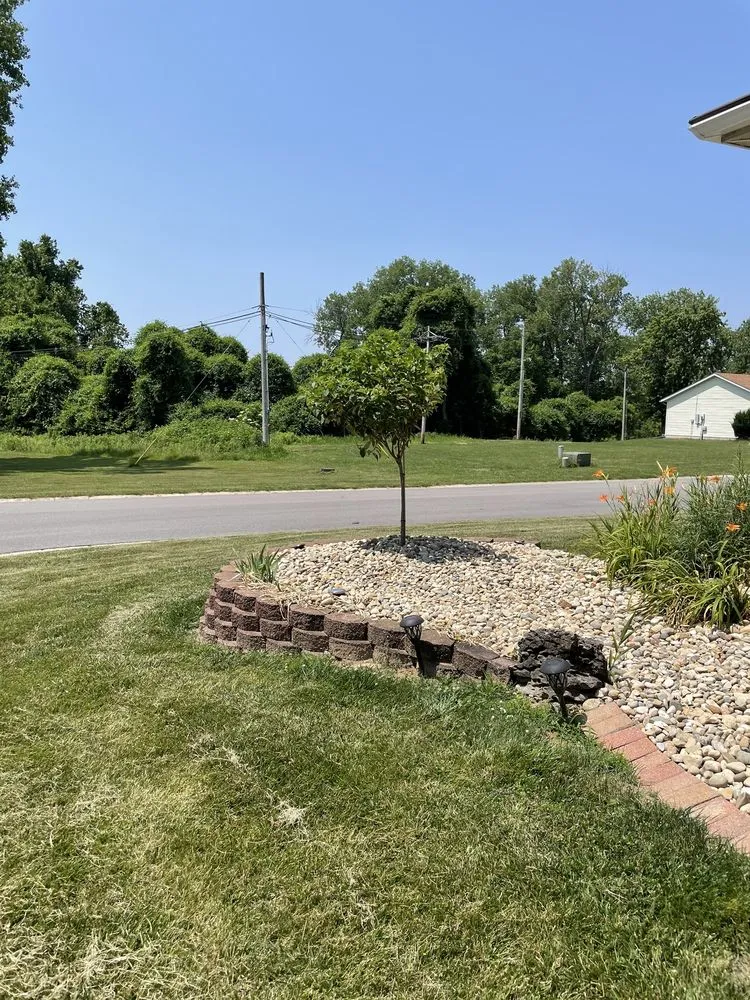 Top-rated landscape installation for year-round maintenance across Edwardsville, IL - Stone Landscaping