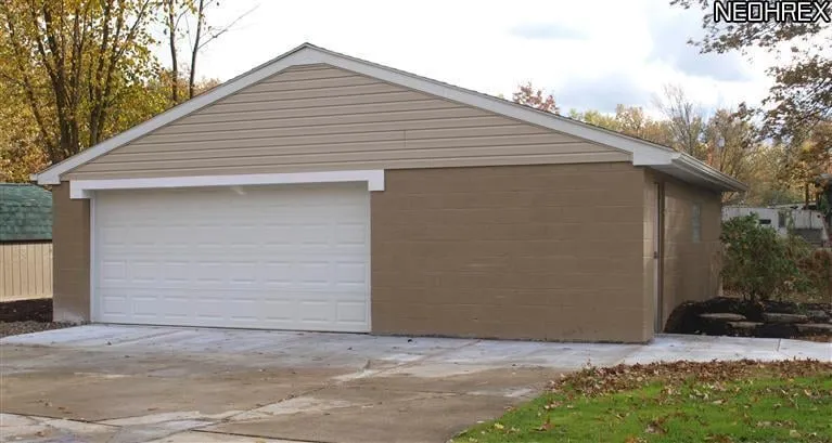 Trusted yard cleanup service experts serving Garrettsville, OH - Stone Ledge Designs