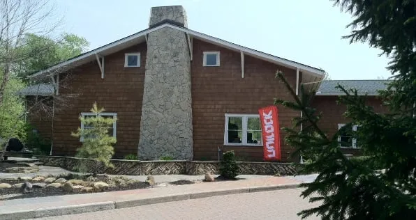 Local lawn mowing service experts serving North Olmsted, OH - Stone Quarters