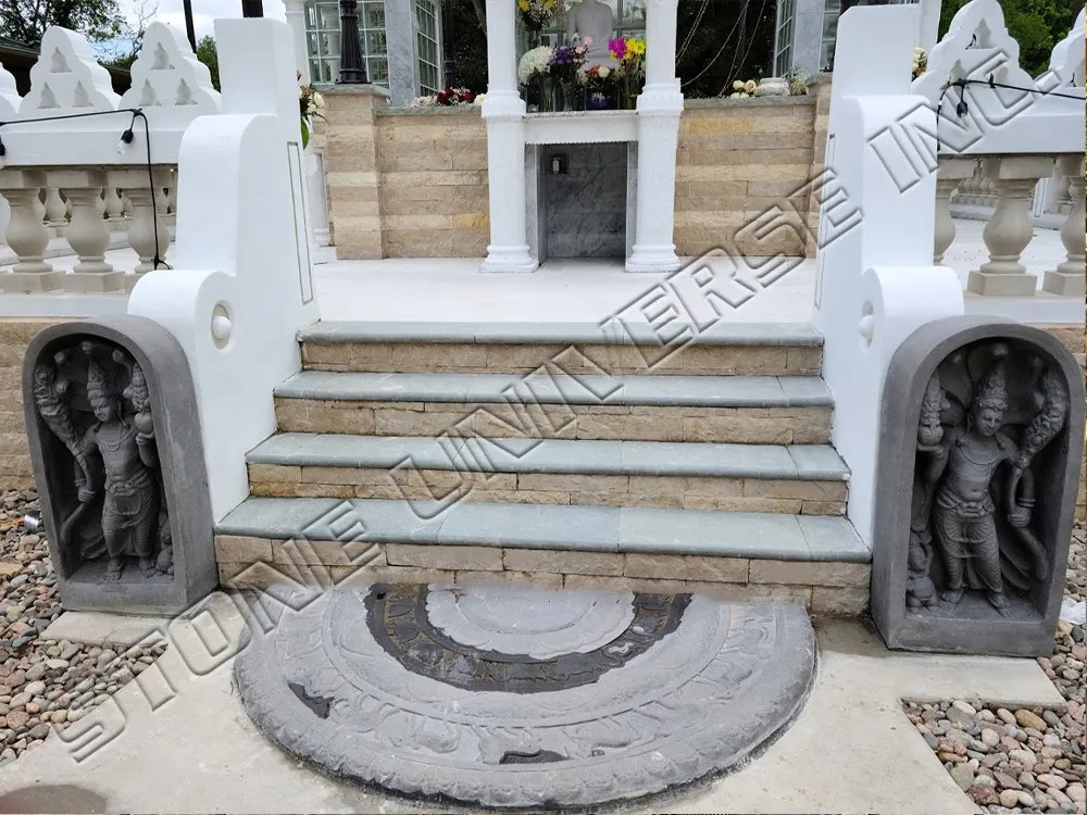 Trusted landscape installation for homes in Sussex, WI by Stone Universe