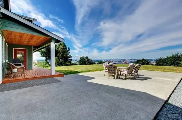 Stone Works & Landscaping Logo