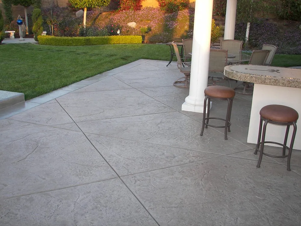 Custom lawn mowing service near you across Rome, GA - Stonecat Construction Group