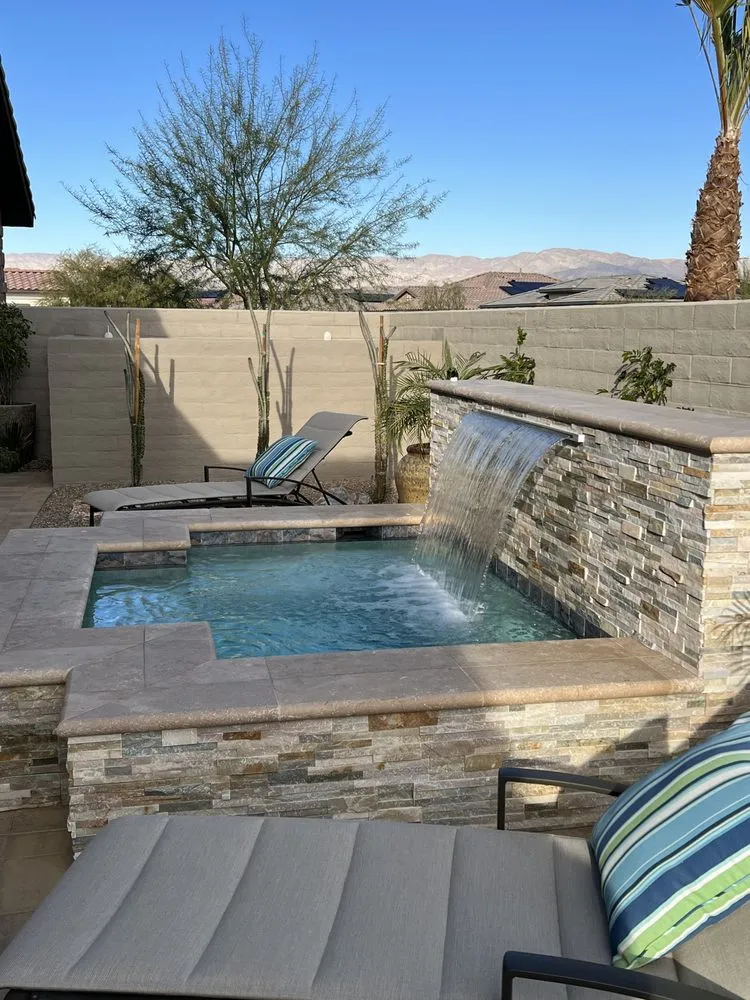 Professional yard maintenance in Rancho Mirage, CA - Stonecreek Pools and Spas
