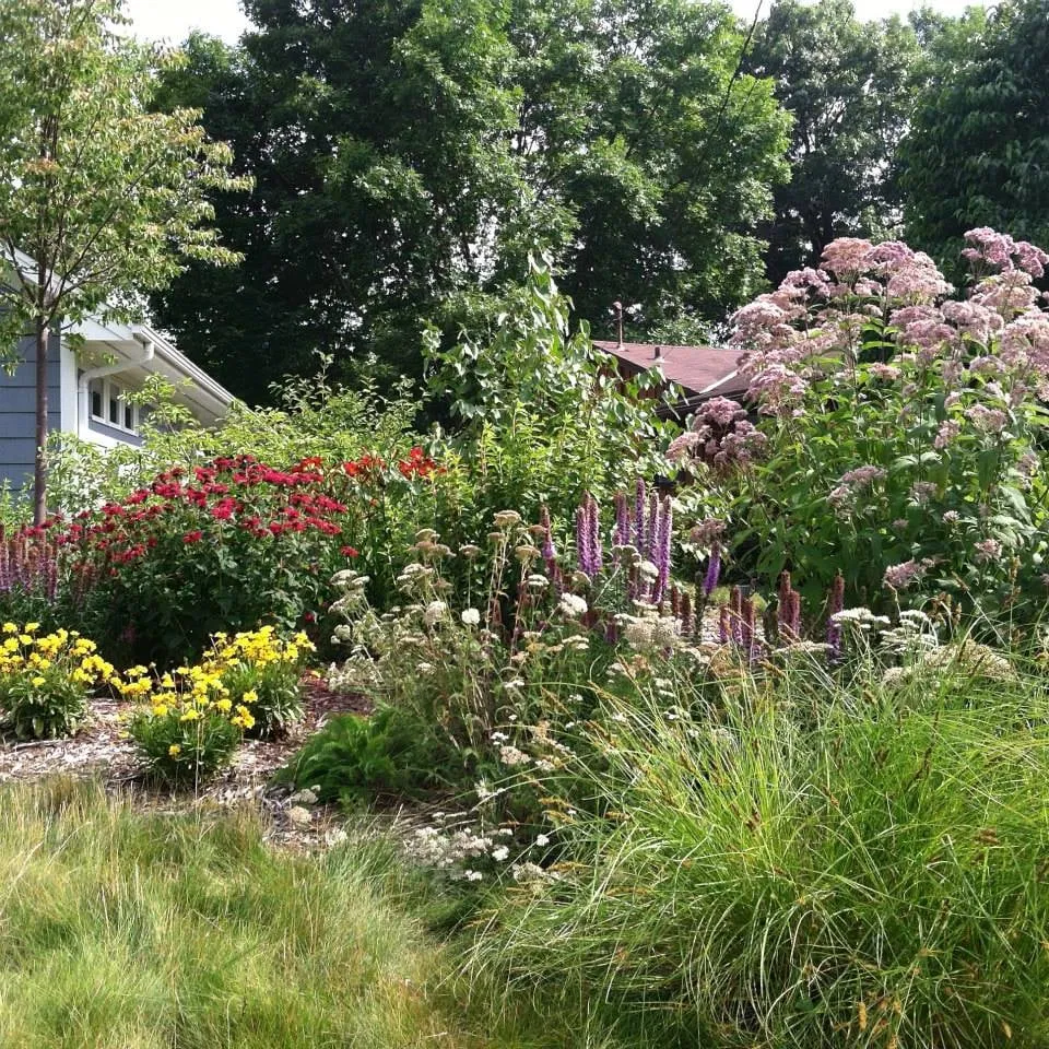 Custom garden landscaping in Minneapolis, MN - Stonecrop Design