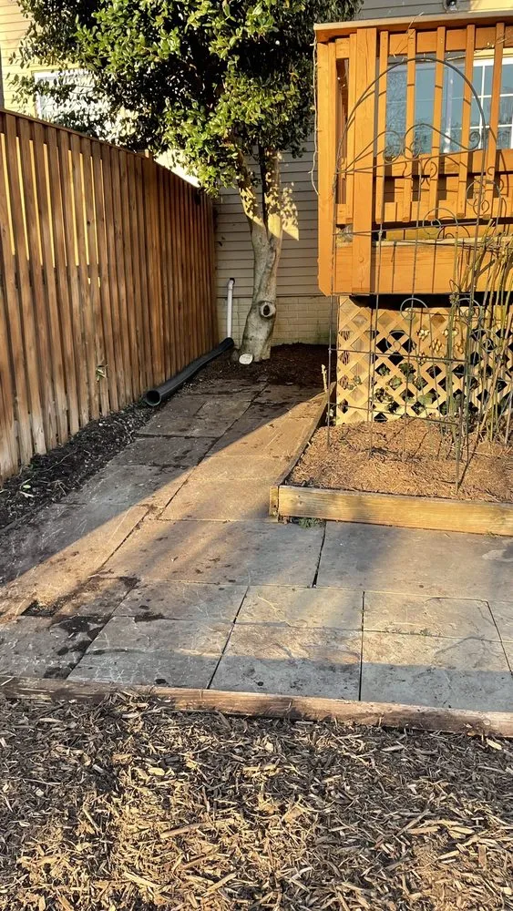 Expert yard maintenance for homes in Alexandria, VA by Stoneman Construction & Landscaping