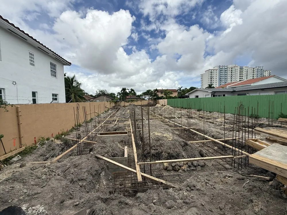 Affordable yard maintenance in Miami, FL - Stones Throw