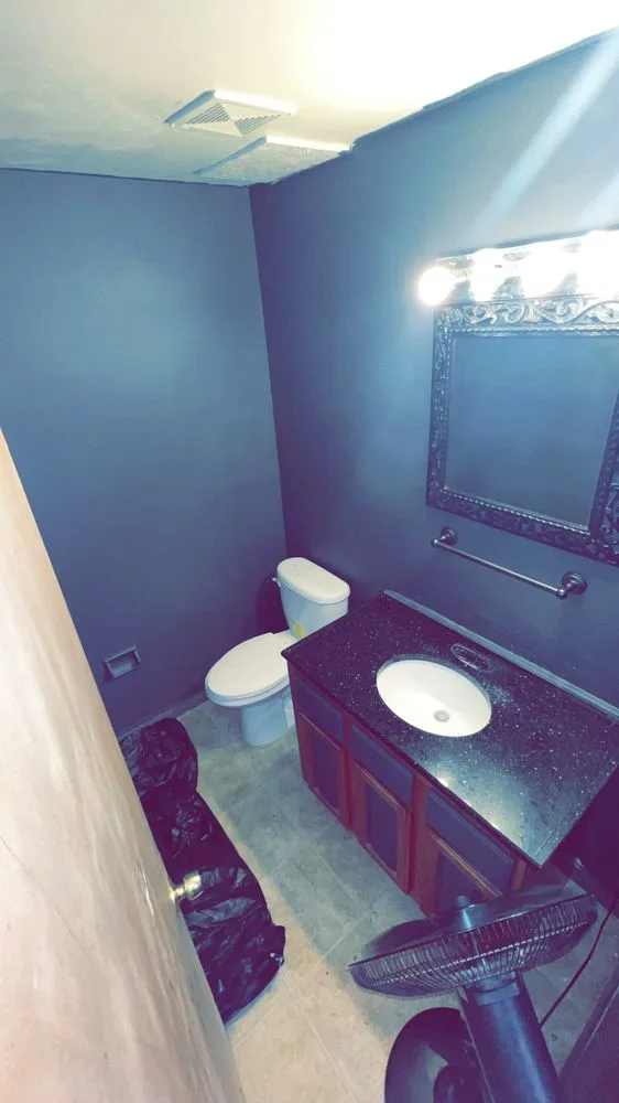 Expert yard cleanup service for homes in Chicago, IL by Stoney Cutz