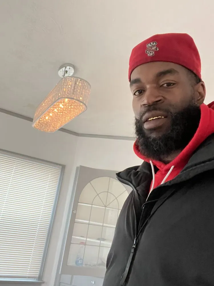 Custom yard cleanup service for homes across Chicago, IL - Stoney Cutz