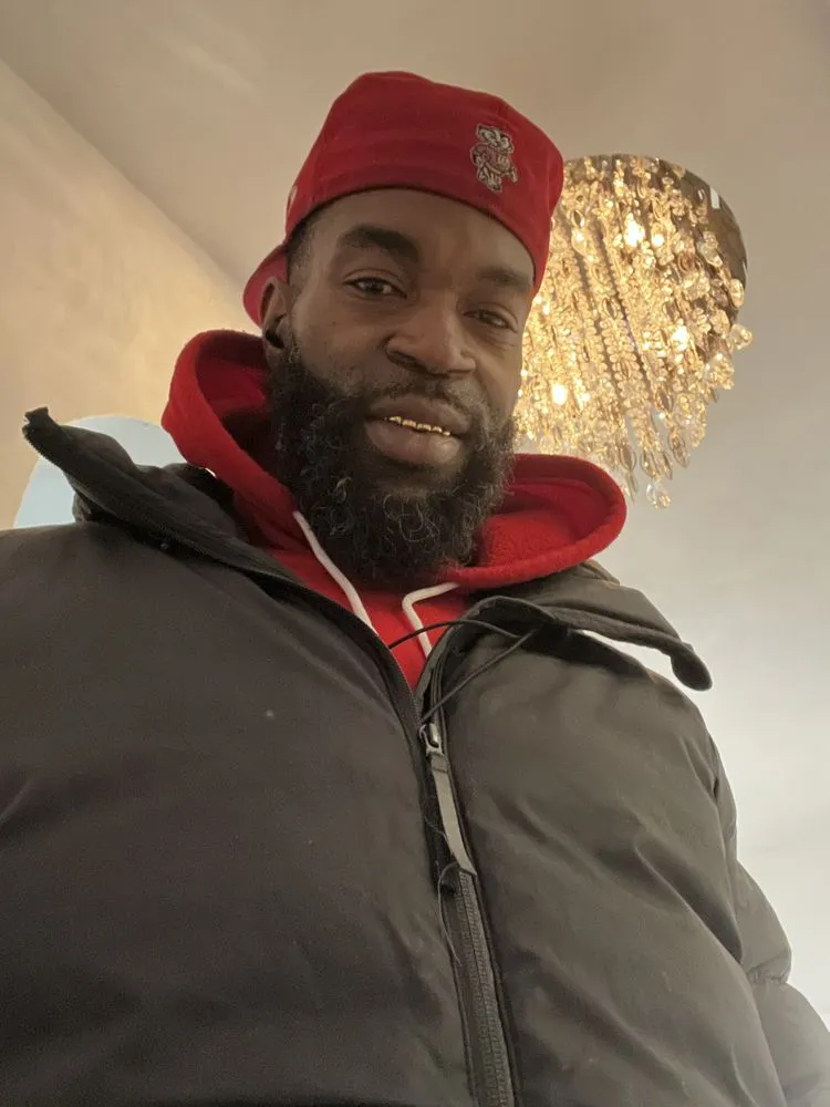 Trusted yard cleanup service experts serving Chicago, IL - Stoney Cutz