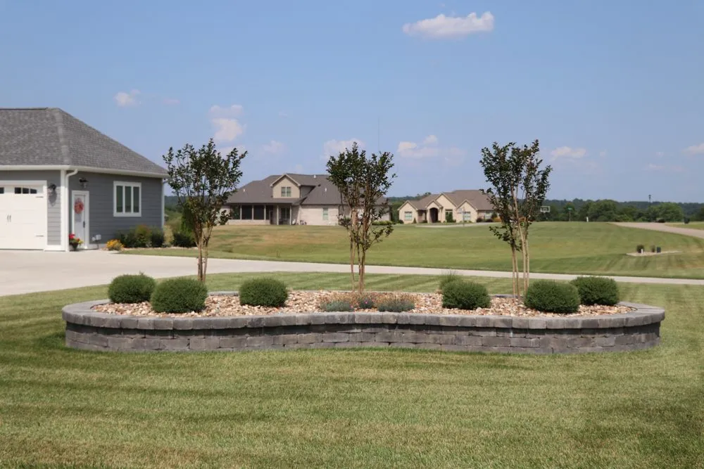 Reliable lawn care service experts serving Cape Girardeau, MO - Stork Landscaping
