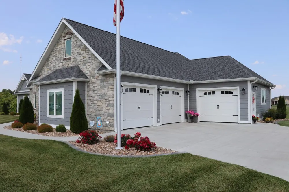 Expert lawn care service for beautiful yards across Cape Girardeau, MO - Stork Landscaping