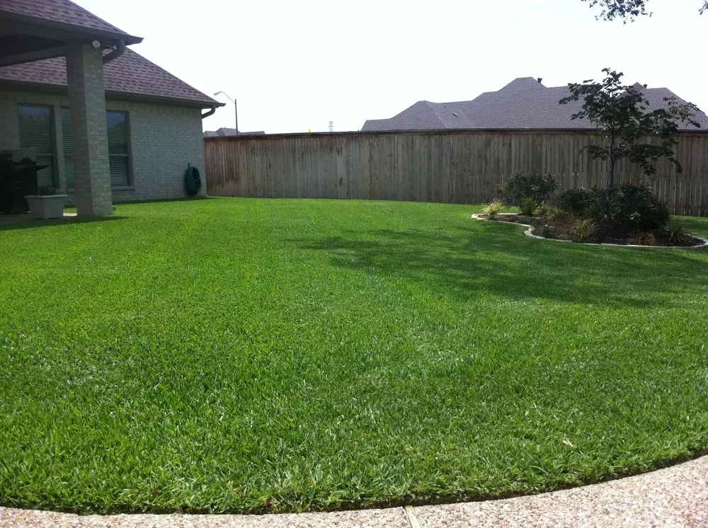 Professional garden landscaping in Arlington, TX - Stovall Lawn Care