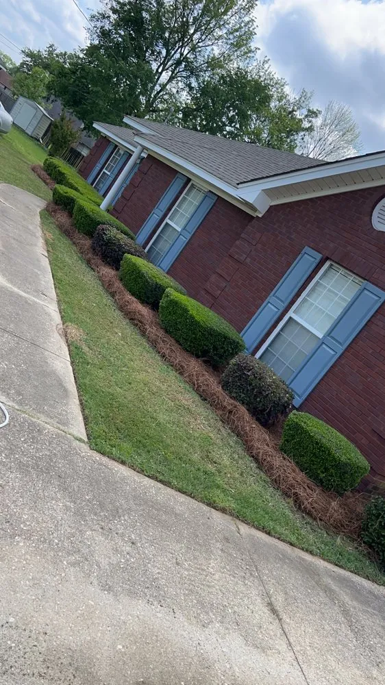 Local lawn mowing service near you in Montgomery, AL by Stovall’s Lawn Care