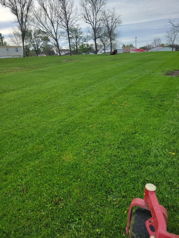 Top-rated garden landscaping in Chula, MO by Stover's Lawn Care