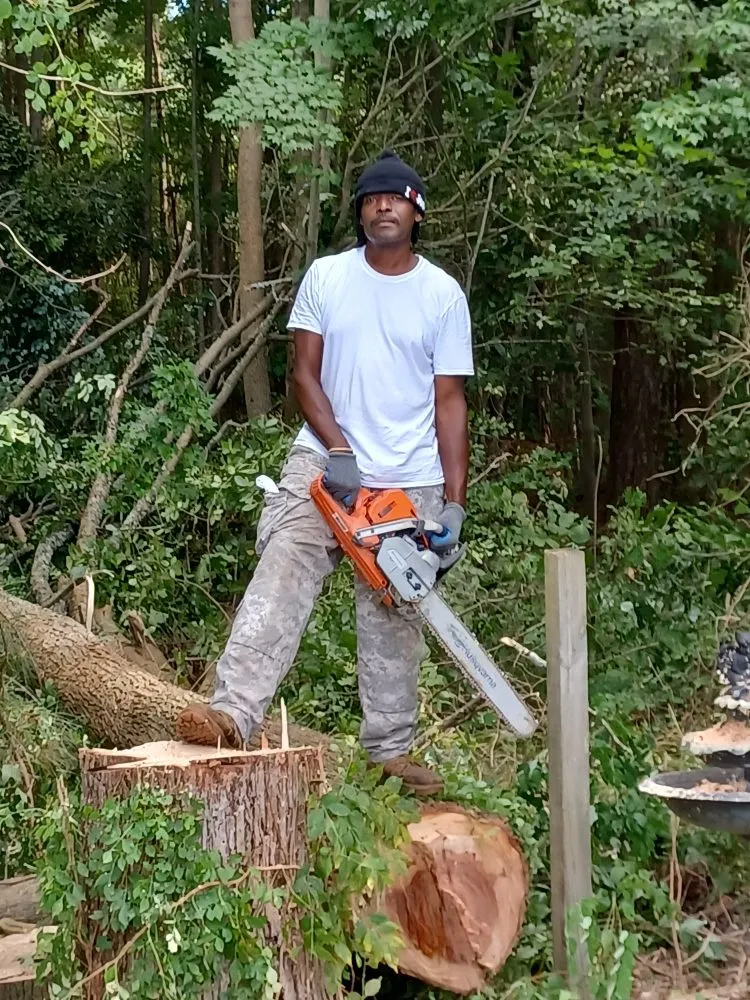 Local lawn care service experts serving Hampton, VA - Straight Drop Lawn & Tree Care