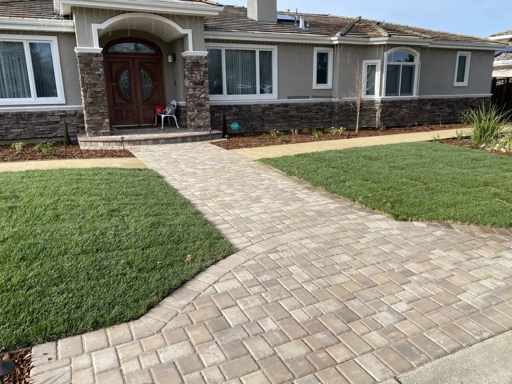 Reliable lawn care service with custom design across Gilroy, CA - Straight Edge Engineering