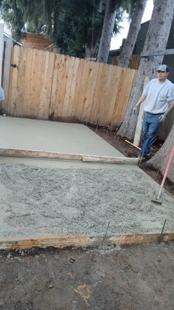 Professional lawn care service experts serving Beaverton, OR - Straight Edge Landscaping & More