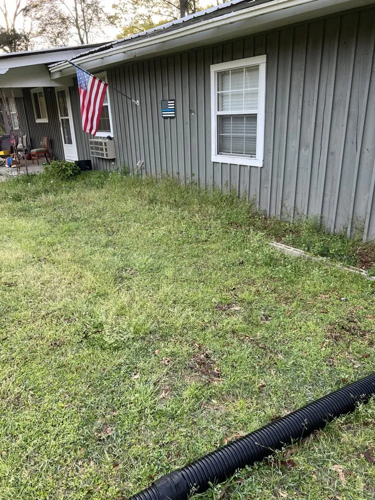Custom lawn care service experts serving Moselle, MS - Straight Edge Lawn Care
