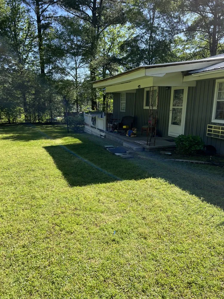 Reliable lawn mowing service for homes across Moselle, MS - Straight Edge Lawn Care