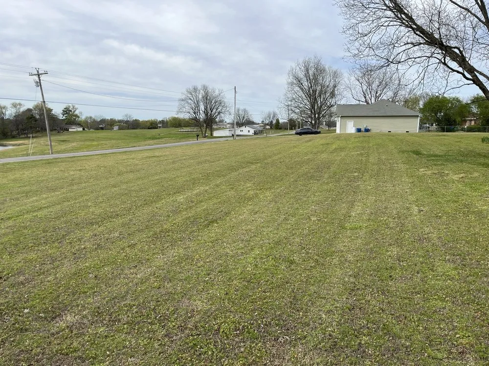 Reliable yard maintenance in Grant, AL - Straight Line Lawn Care