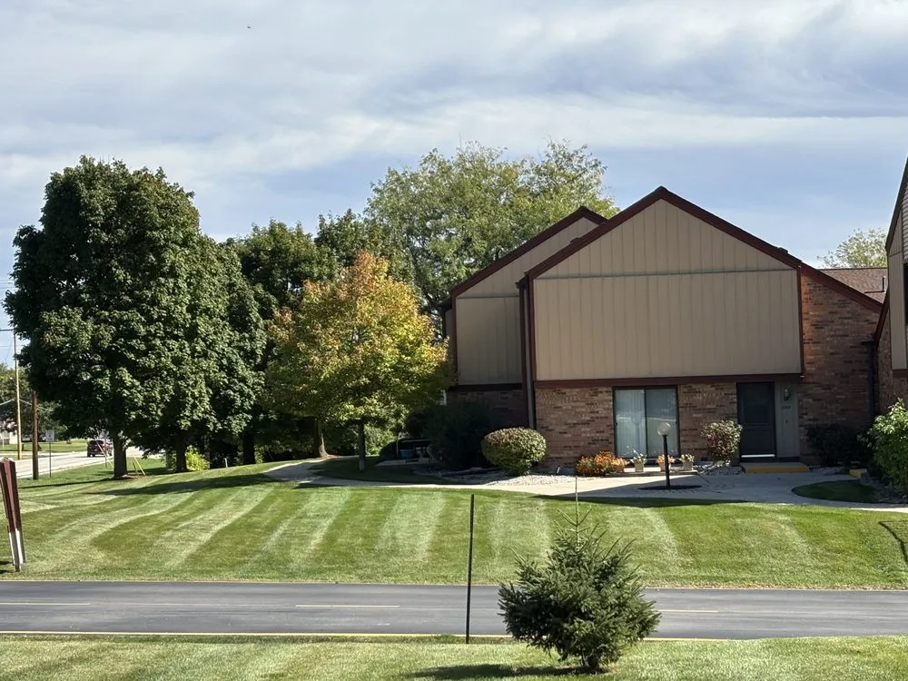 Top-rated yard maintenance experts serving Hales Corners, WI - Straight Line Lawn Care