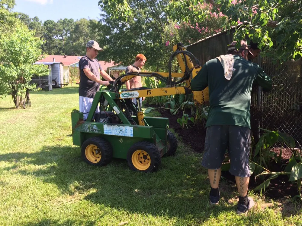 Expert yard maintenance in Jefferson, TX - Straight Paths Lawn Care