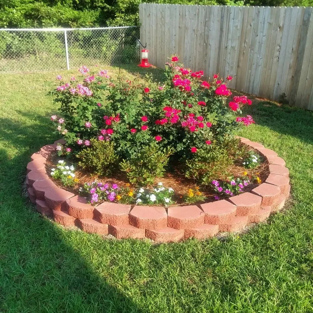 Local garden landscaping for homes in Jefferson, TX by Straight Paths Lawn Care