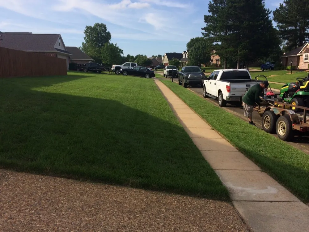 Custom garden landscaping in Jefferson, TX by Straight Paths Lawn Care