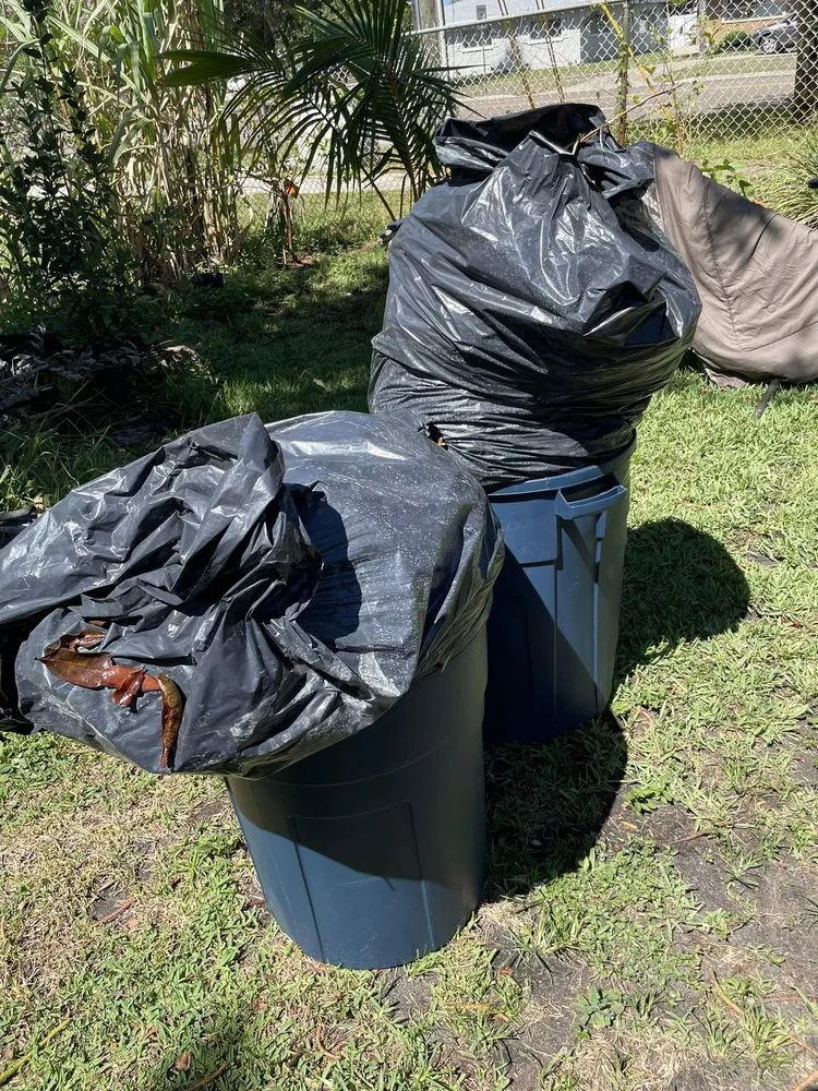 Affordable yard maintenance for homes across St. Petersburg, FL - Straight to the Curb