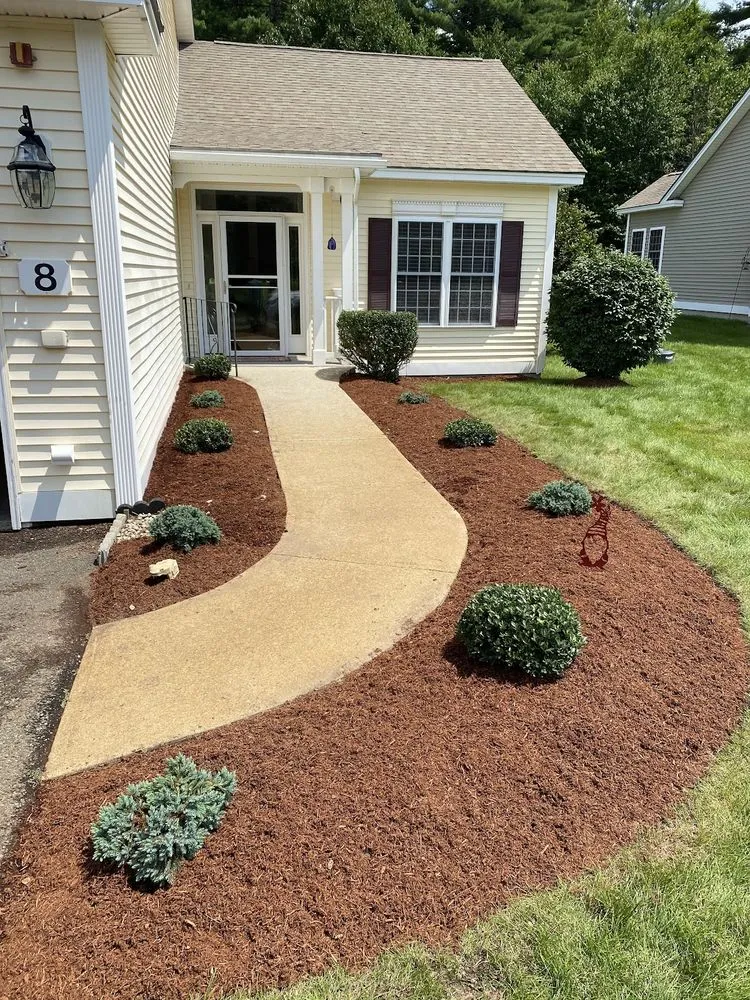 Local outdoor landscaping in Litchfield, NH - Straight Up Service