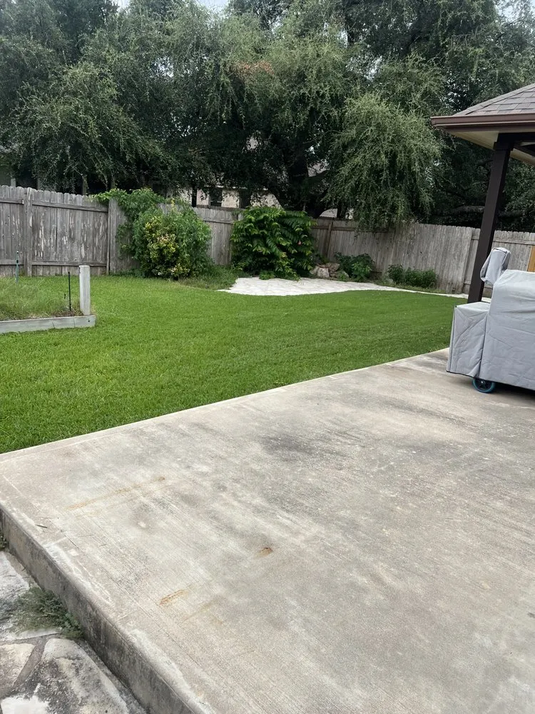 Affordable lawn mowing service with custom design across Cedar Park, TX - StraightCutz Lawncare