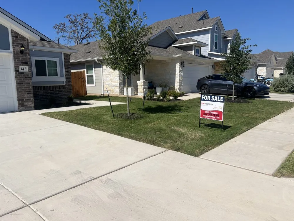 Professional lawn mowing service in Cedar Park, TX - StraightCutz Lawncare