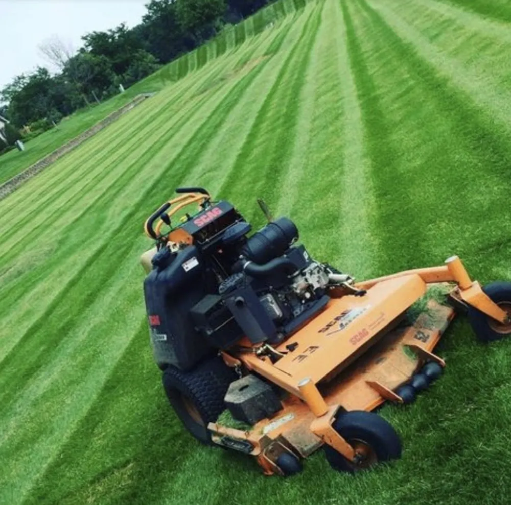 Affordable lawn care service experts serving Homer Glen, IL - Straightline Landscaping & Lawn Maintenance