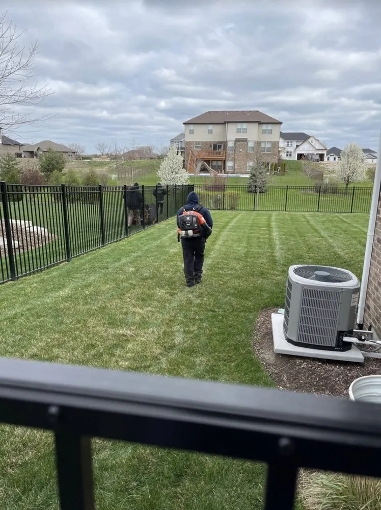 Top-rated garden landscaping for beautiful yards across Homer Glen, IL - Straightline Landscaping & Lawn Maintenance