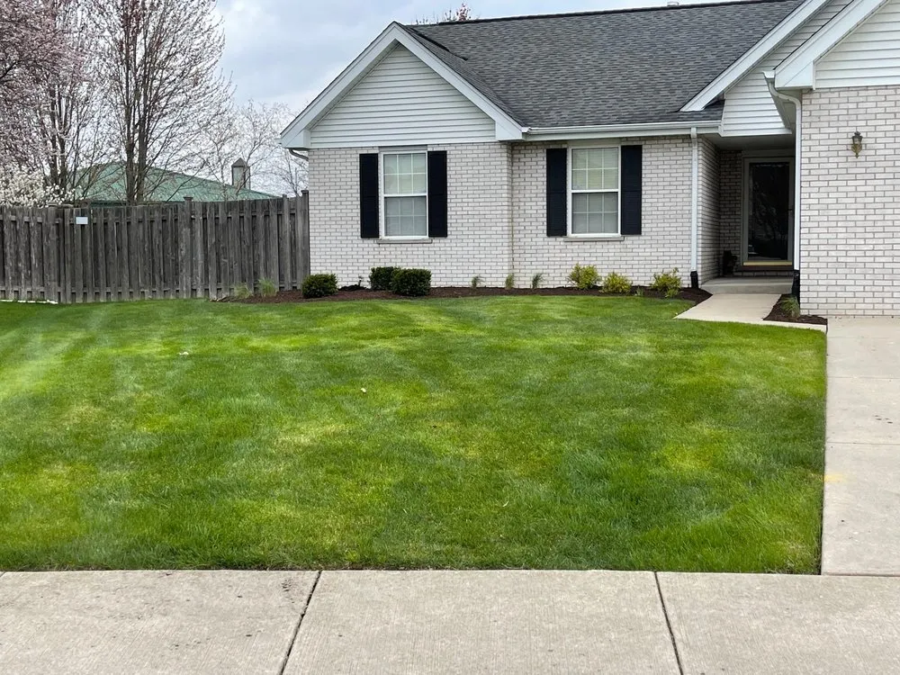 Top-rated landscape installation for year-round maintenance in Homer Glen, IL by Straightline Landscaping & Lawn Maintenance
