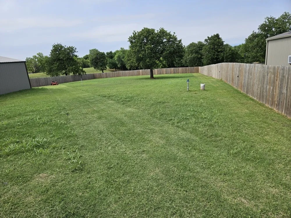 Local outdoor landscaping in Yukon, OK - Straightlines