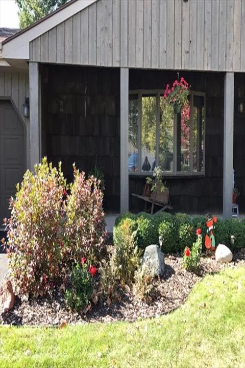 Affordable landscaping services in Sycamore, IL - Stran's Garden Center & Landscaping