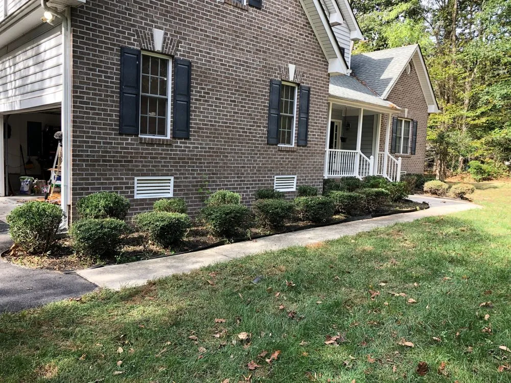 Custom garden landscaping in Bon air, VA by Stratton landscaping