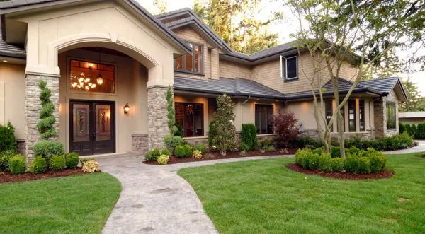 Strause Landscape Construction Logo