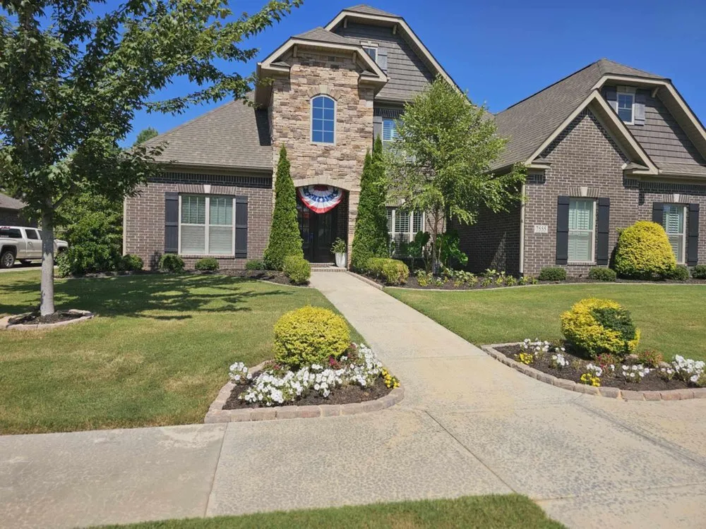 Professional lawn mowing service in Huntsville, AL - Straw Hat Lawn Service