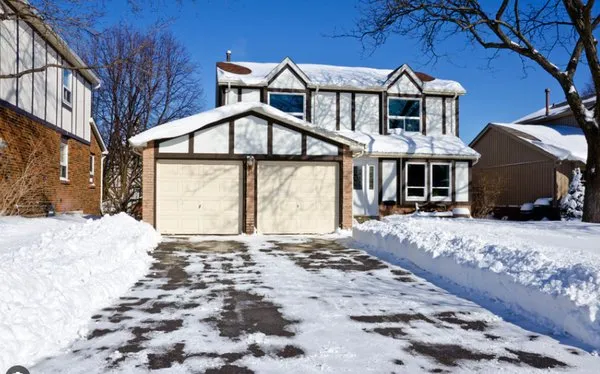 Strayer Outdoor Services Logo