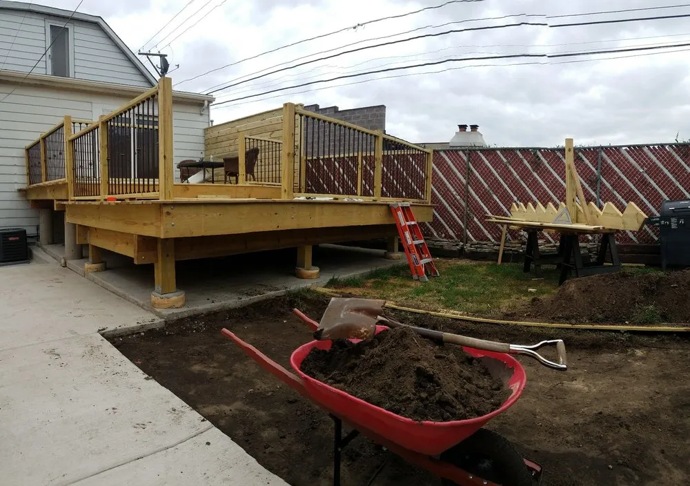 Affordable yard maintenance for homes across Willow Springs, IL - Streamline Landscaping