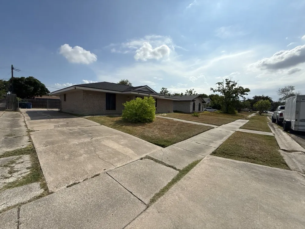 Affordable yard cleanup service for outdoor upgrades in Corpus Christi, TX by Street Cutterz