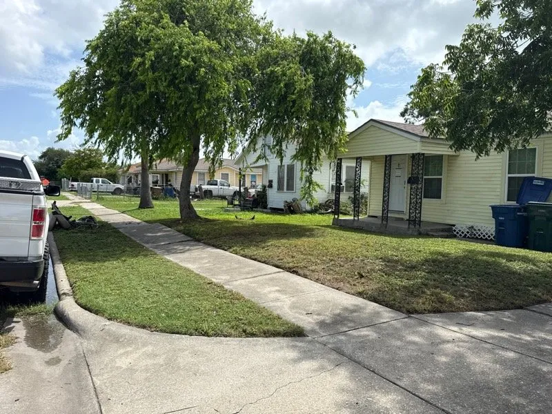 Affordable landscape design in Corpus Christi, TX by Street Cutterz