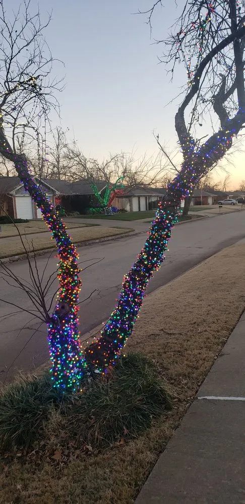 Local lawn care service with custom design across Mustang, OK - Streetside Limited