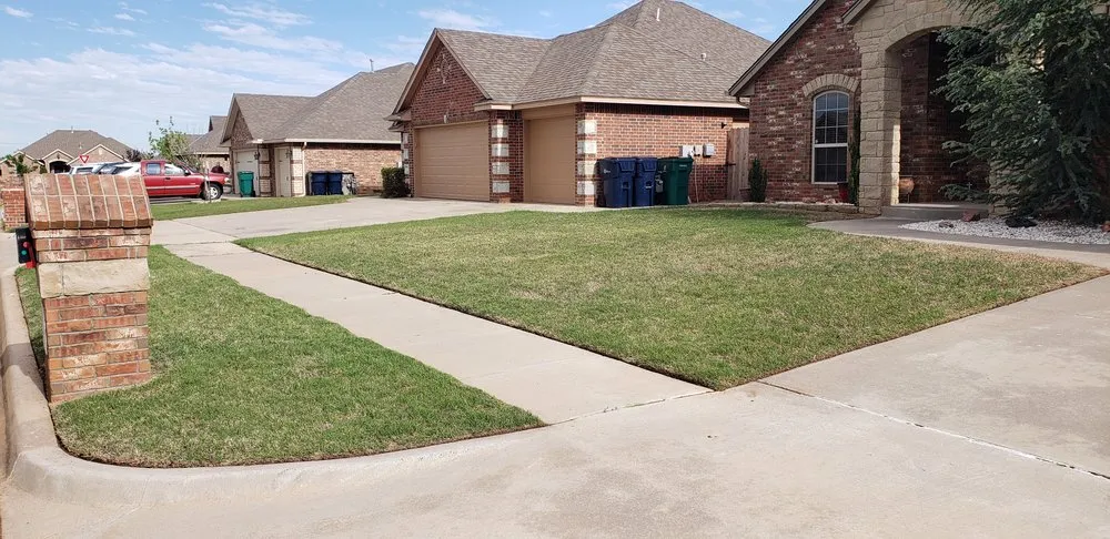 Reliable lawn mowing service in Mustang, OK - Streetside Limited