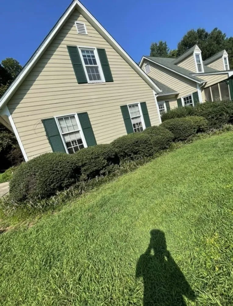 Top-rated lawn care service in Clayton, NC - Strickland’s Lawncare