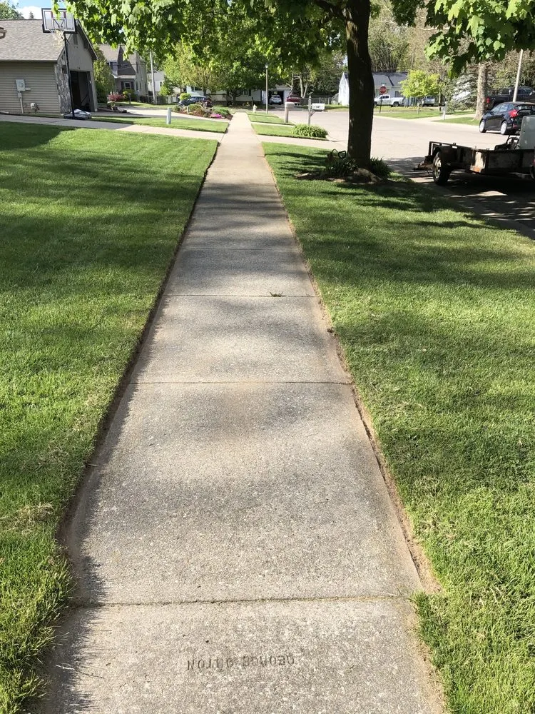 Custom yard cleanup service experts serving Leslie, MI - Stricks Specialty Edging Services