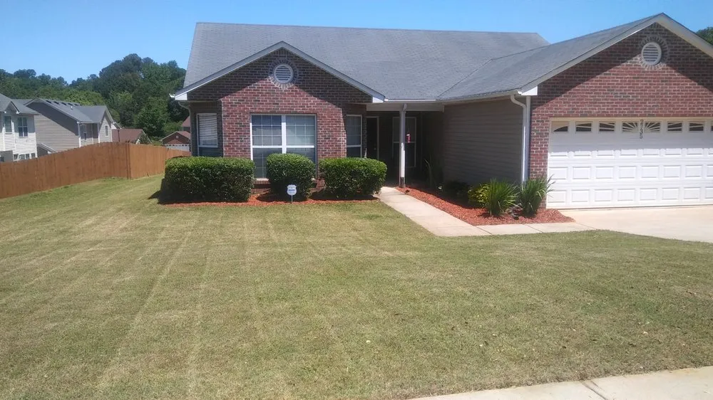 Professional landscaping services experts serving Jonesboro, GA - Strictly Lions