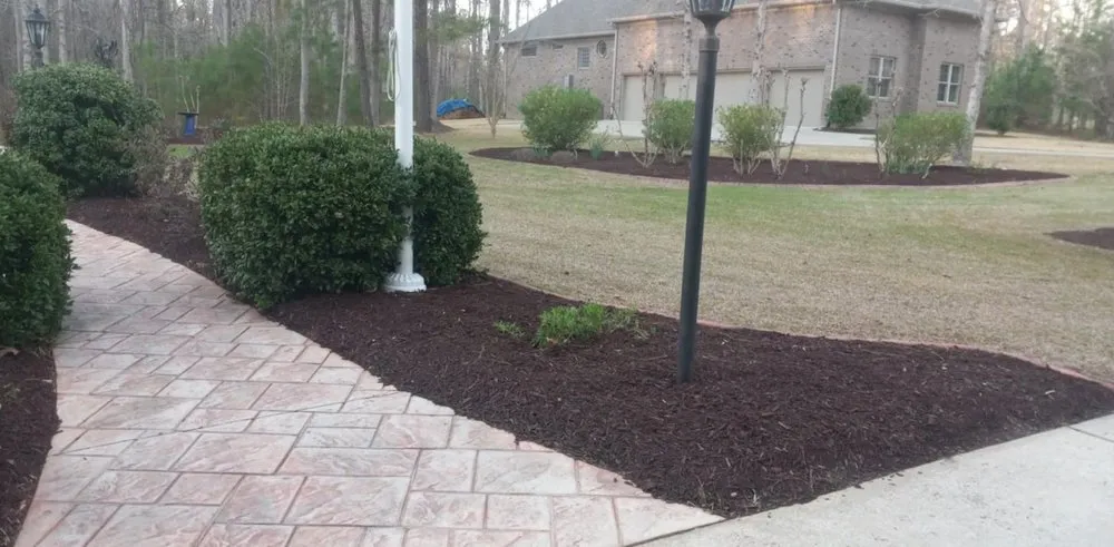 Local outdoor landscaping for homes in New Bern, NC by String Trimmers